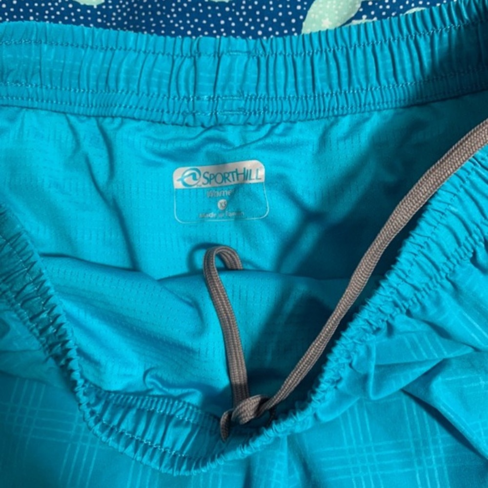 Workout shorts - Picture 3 of 5